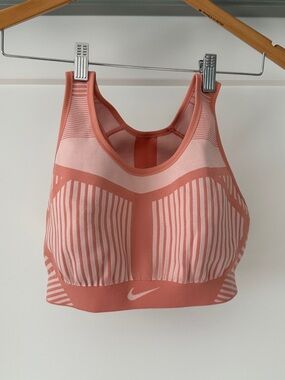 Nike Medium/High Impact Sports Bra Coral